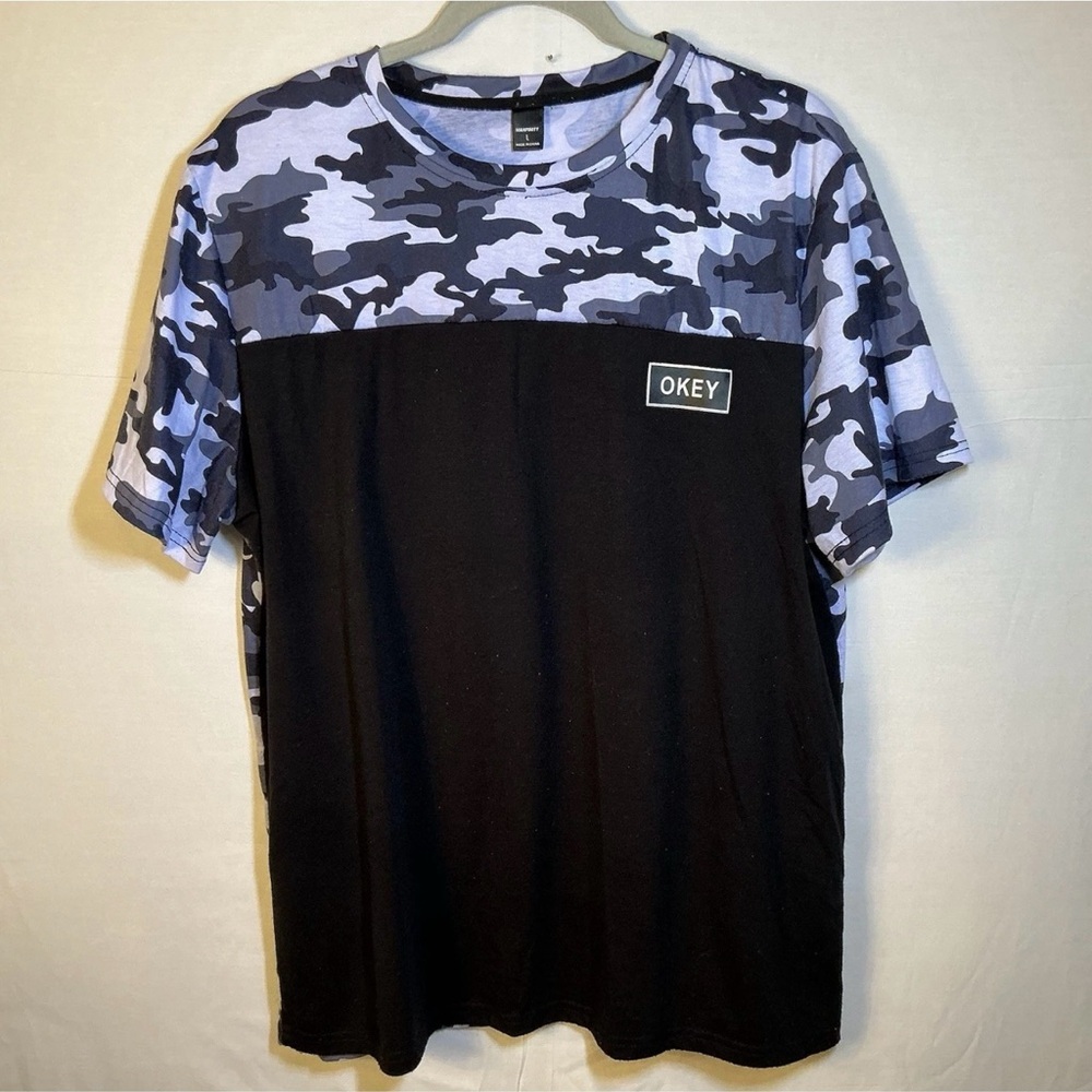Men's Black and Gray Camouflage Tee